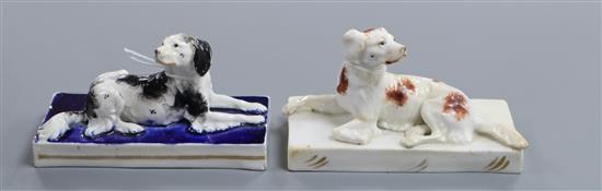 Two Staffordshire porcelain figures of setters, c.1830-50, possibly Dudson, L. 11.3cm and 11.5cm